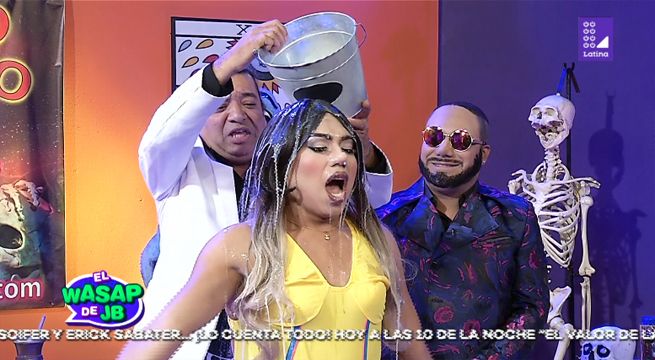 Reinaldo Tres Santos bañó a Sorpresheyla con leche de burra