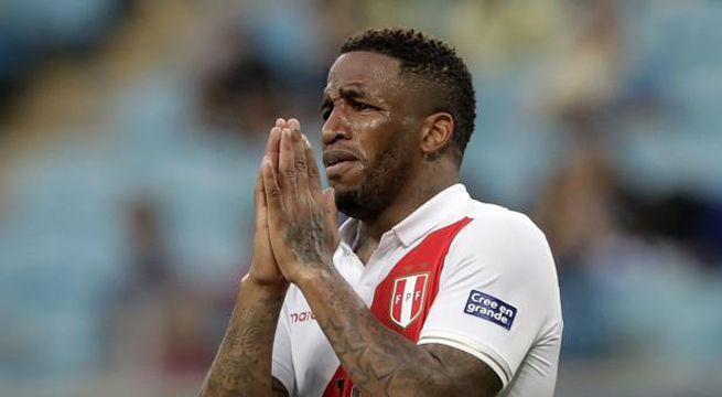 Jefferson Farfán hace una grave denuncia a través de sus redes sociales