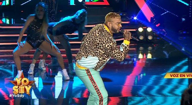 Imitador de Farruko cantó 