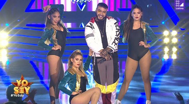 Imitador de Farruko cantó 