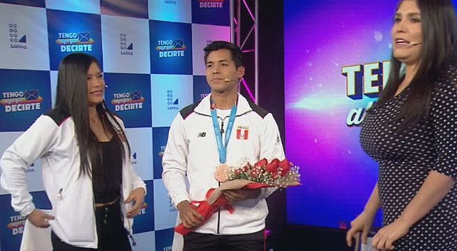 Novia de medallista peruano le pidió matrimonio en Tengo Algo Que Decirte