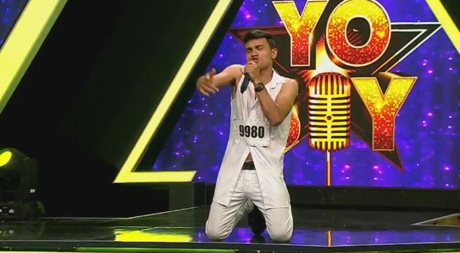 Imitador de Prince Royce puso su máximo esfuerzo al cantar 