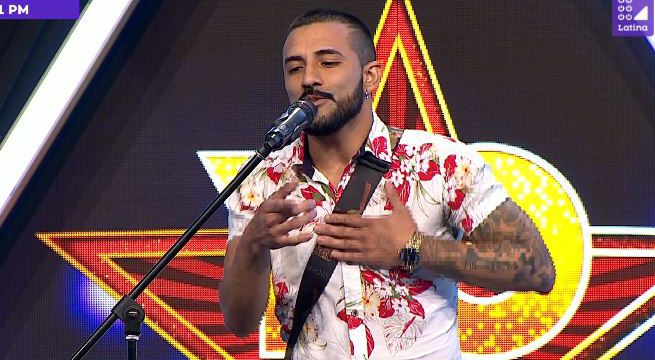 Imitador de Mike Bahía cantó 