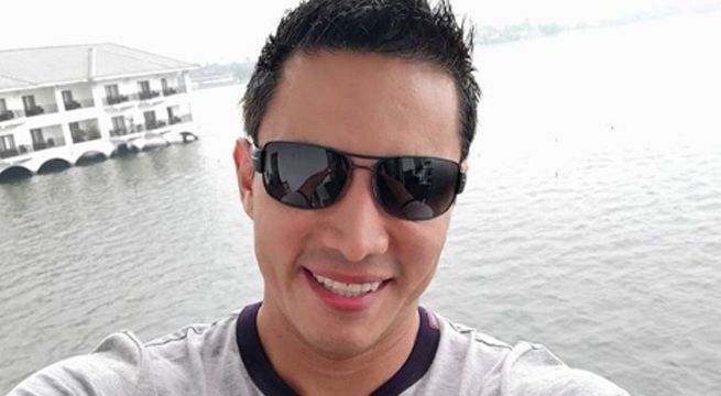 Las noches de Renzo Costa junto a joven señorita