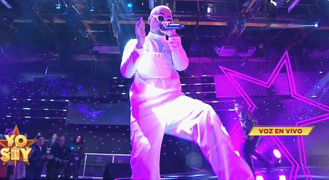 Imitador de J Balvin cantó “Reggaetón” en la gala de este viernes