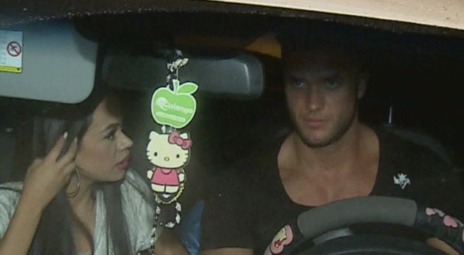 Válgame Dios: Fabio Agostini se chapa a fanática en la cara de Mayra Goñi