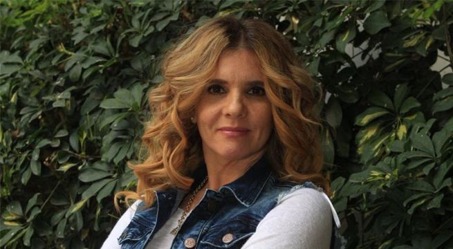 Johanna San Miguel sorprende a sus seguidores al mostrarse en sexy bikini en la playa