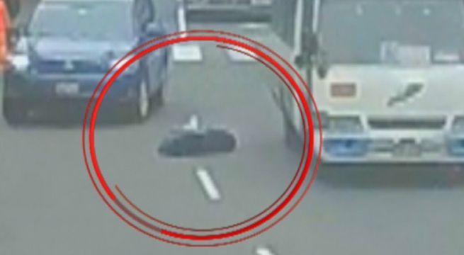 Hombre se lanza de combi en movimiento tras tocar partes íntimas de una joven