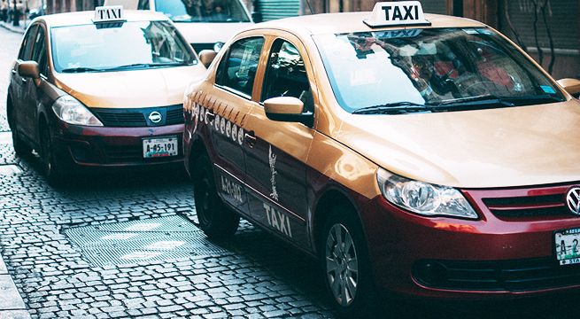 Taxista presencia maltrato a mujer y la emprende contra el agresor