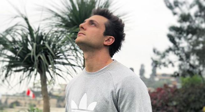 Nicola Porcella preocupa a sus seguidores al compartir foto hospitalizado