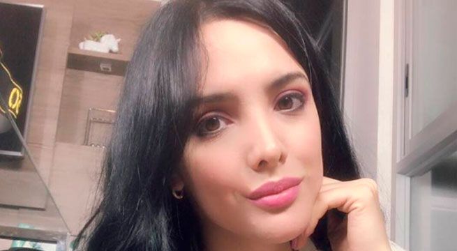 Rosángela Espinoza comparte foto en la que sale besando a su novio