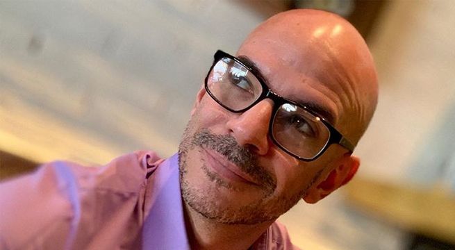 Ricardo Morán comparte una tierna foto al lado de sus padres