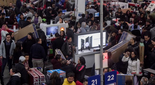 Locura en tienda por rematar por error TV's a un precio diez veces más barato (Video)