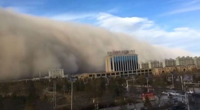 Tormenta de arena 'se traga' una ciudad china en pocos minutos (Video)