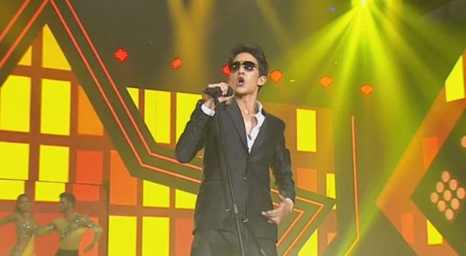 El imitador de Marc Anthony armó una fiesta sobre el escenario