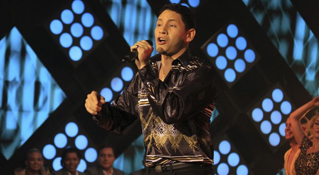 Imitador de Rey Ruiz cantó 