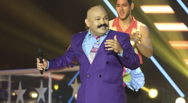 Imitador de Oscar D'León le puso sabor a la noche al cantar 