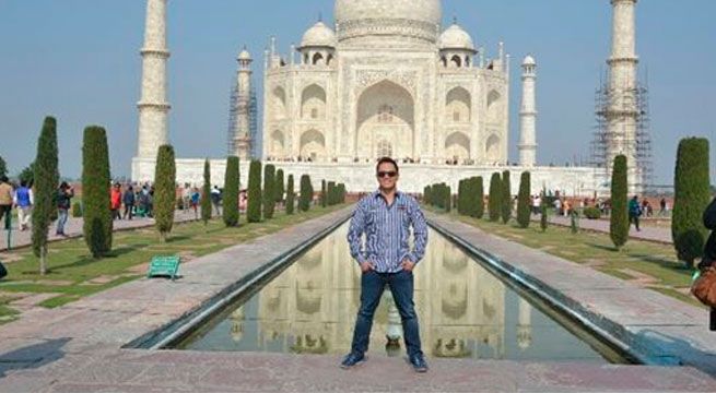 Renzo Costa sale con algunas chicas y lo pasa de lo lindo