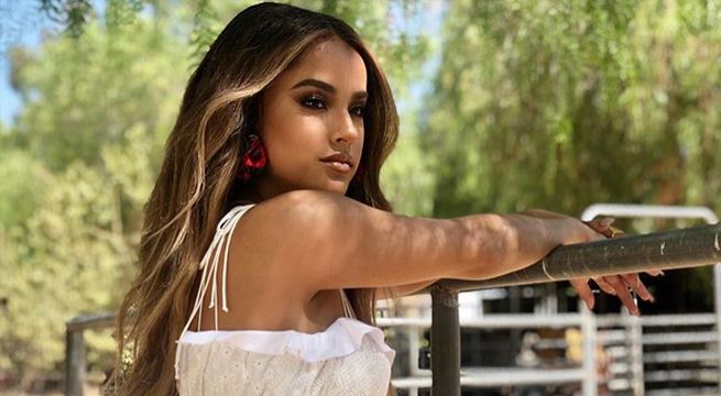 Becky G recibe todo tipo de comentarios al mostrarse sin una gota de maquillaje