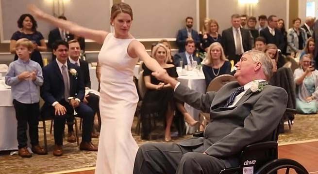 Novia baila en su boda con su padre con enfermedad terminal y conmueve al mundo (Video)