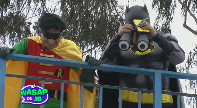 Wasap de JB: Batman y Robin cuidan la ciudad hasta cuando están de vacaciones