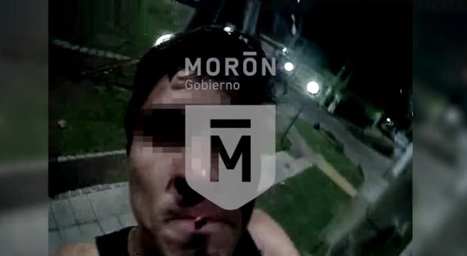 Quiere robar cámara de vigilancia que lo graba pero termina detenido (Video)