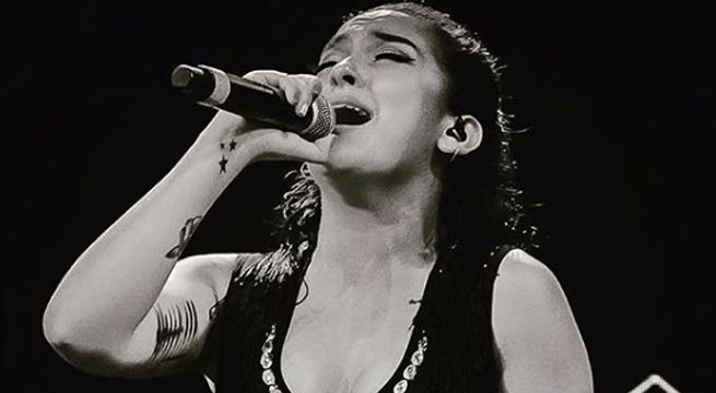Daniela Darcourt enciende las redes sociales al fotografiarse en la ducha