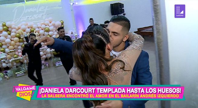 Daniela Darcourt templada hasta los huesos