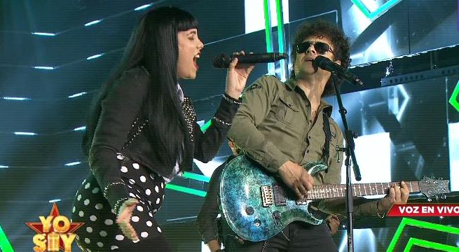 Imitadores de Gustavo Cerati y Mon Laferte cantaron “En la ciudad de la furia”