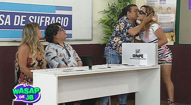 Gloria vaciló sin piedad a todos los votantes que llegaron a su mesa de sufragio