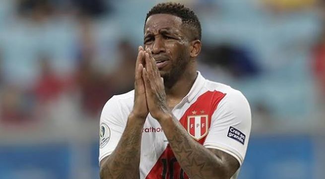 Jefferson Farfán y su madre envían camión con donaciones para damnificados