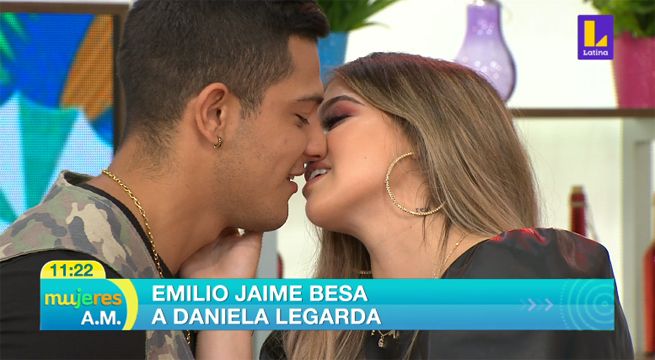 Emilio Jaime sorprendió a todos besando a Daniela Legarda en vivo [VIDEO]