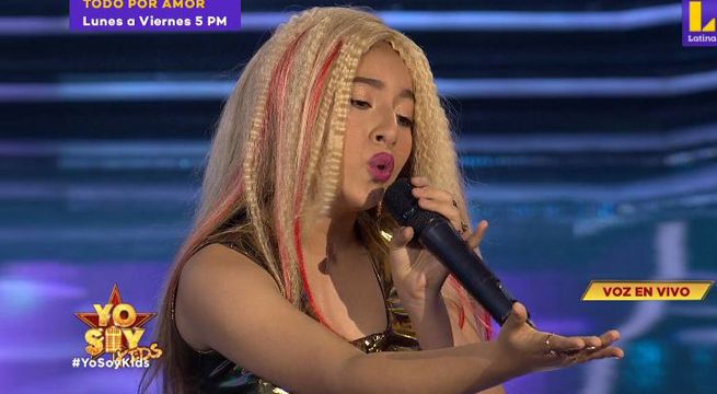 Imitadora de Christina Aguilera cantó “Por siempre tú” para continuar en carrera