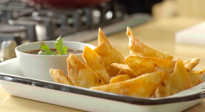 Bravazo: Cómo preparar unos exquisitos “Wantanes Fritos” con Gastón Acurio