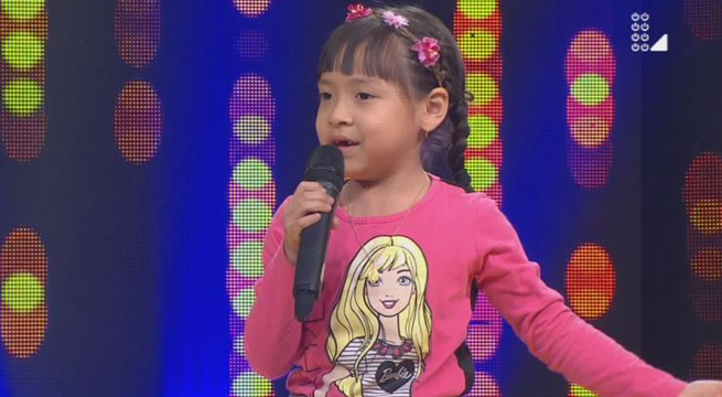 Mía convenció al jurado de Súper Kids con su gran voz