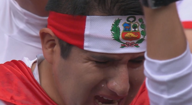 Rusia 2018: hincha rompe en llanto al presenciar el primer gol de Perú en el Mundial