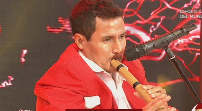 El último hincha peruano en Rusia: Este señor se llevó todos los aplausos con su gran talento