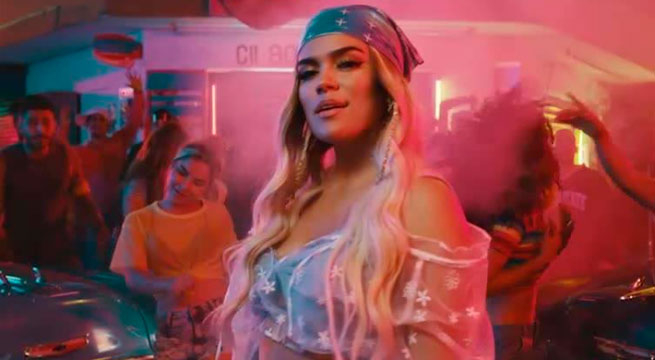 Karol G escucha canción de Brunella Horna y le responde de esta manera