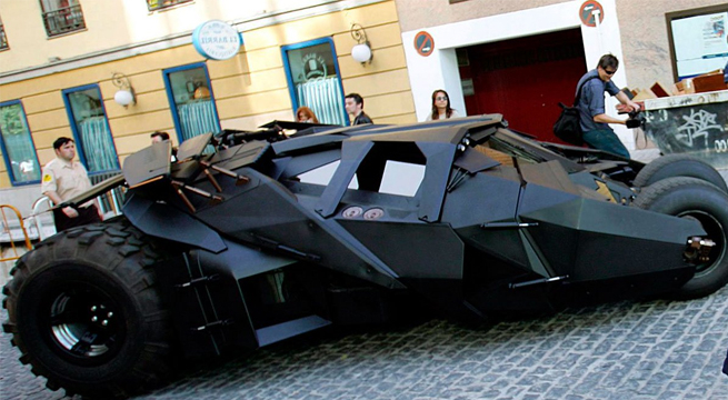 Fanáticos construyen réplicas de automóviles fantásticos