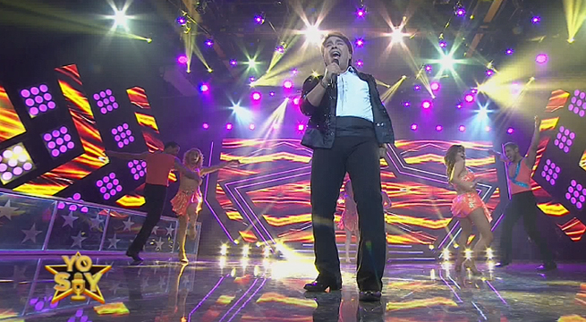 El imitador de Juan Gabriel abrió la gala con el tema “Noa Noa”