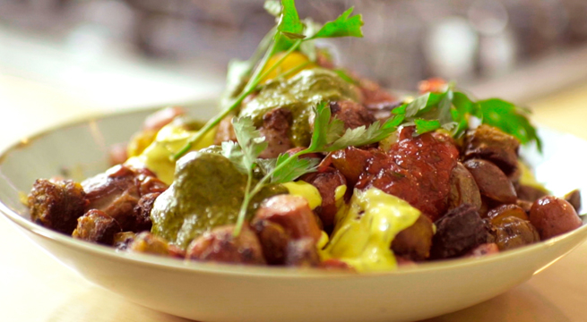 Bravazo: Aprende a preparar una deliciosa ‘Salchipapa al Horno’ con Gastón Acurio