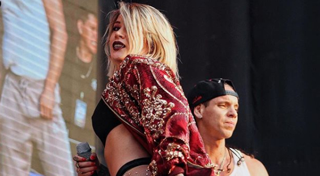 Válgame Dios: Leslie Shaw sorprendió con diminuto atuendo en concierto