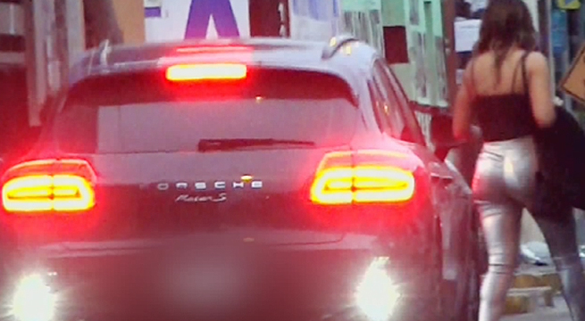 Alondra García Miro se olvida de exitoso empresario y se va de discoteca con nuevo galán