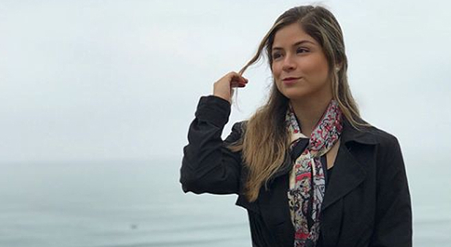 La polémica modelo Doménica Delgado es ampayada con misterioso galán