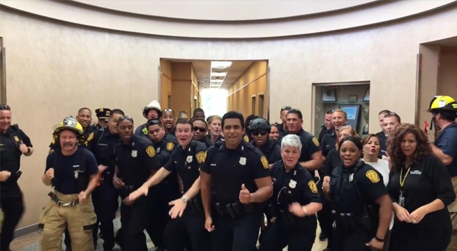 Policías de Estados Unidos buscan volverse virales con divertido video