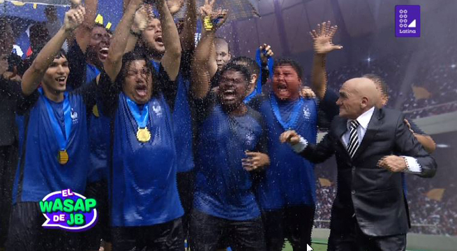 El Wasap de JB: Francia recibe la Copa del Mundo bajo una fuerte lluvia