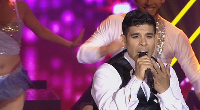 El imitador de Jerry Rivera puso a bailar a todos con el tema “Casi un hechizo”