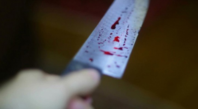 Tengo Algo Que Decirte: fue a visitar a su hijo y terminó atacado brutalmente con un cuchillo