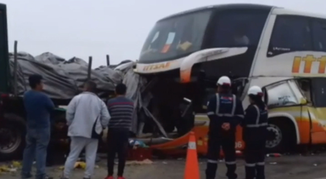 Violento choque en Huarmey deja 4 muertos