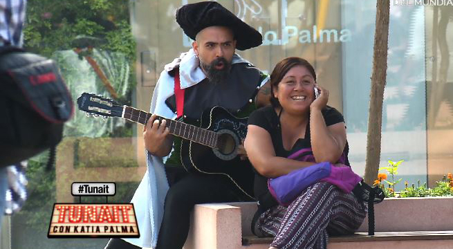 La ‘Serenata insensata’ de Tunait volvió a sorprender a varios transeúntes